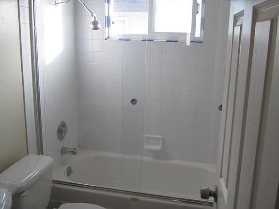 4th image of 5578 Spinnaker Dr APT 4