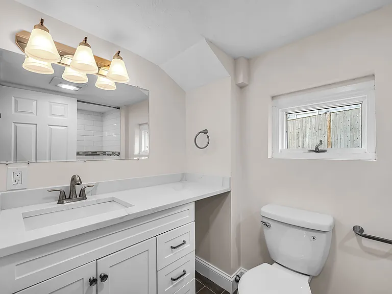 465 E 8th St #1 — Photo 1