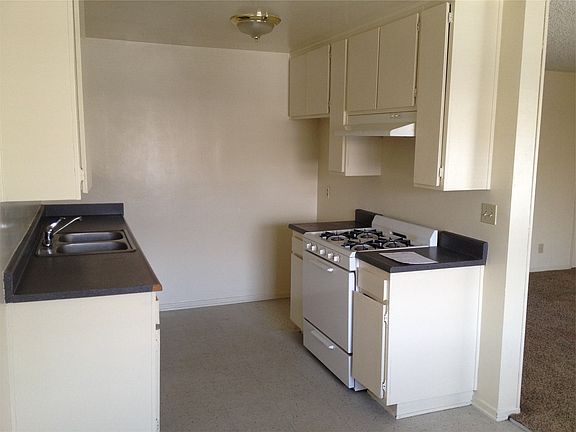 4th image of 1433 W Stoneridge Ct APT 8
