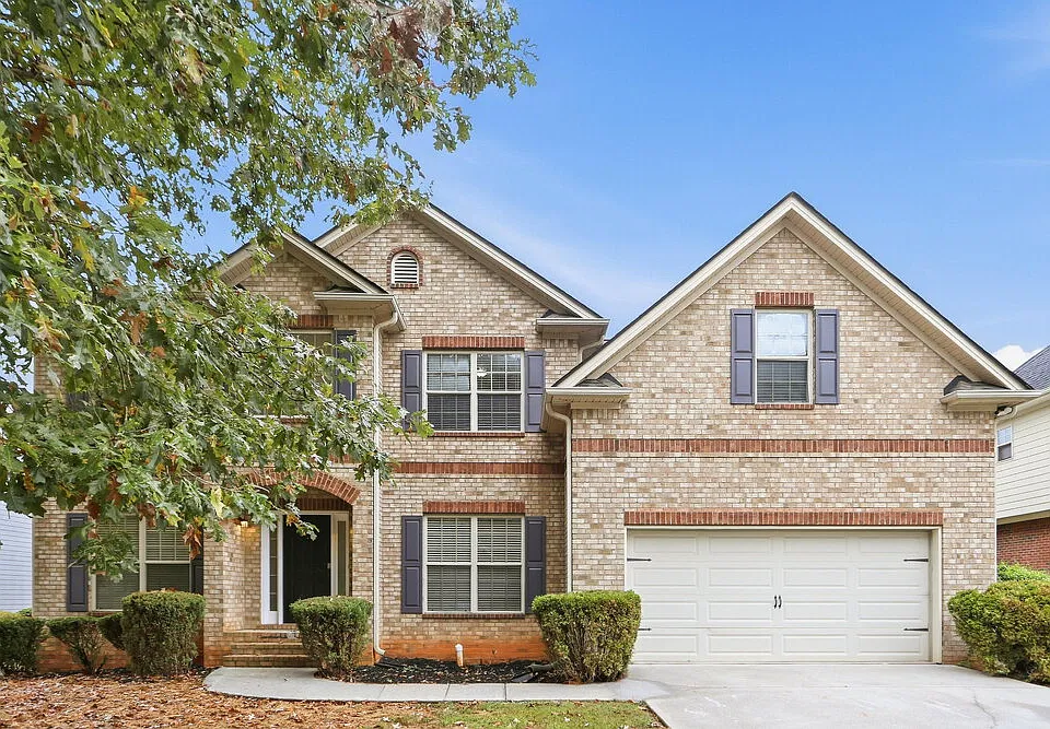 90 Riverstone Dr