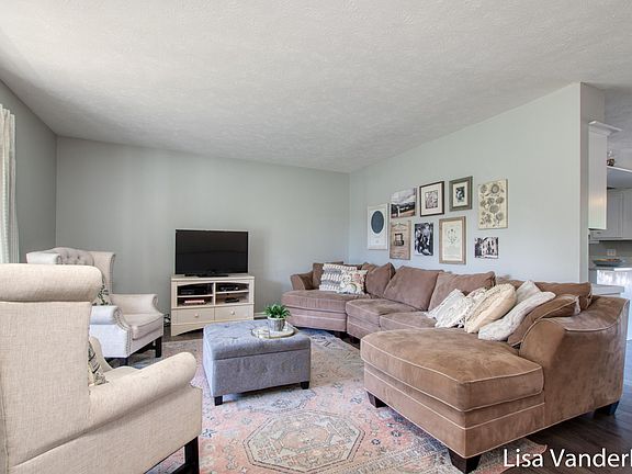 5th image of 2887 Wood Dr