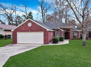 72 Hallmark Dr, Conroe, TX 77304