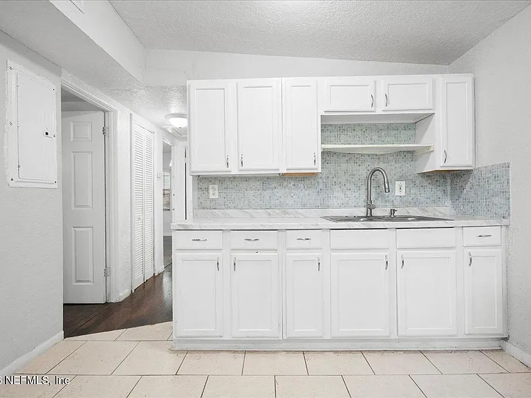 6601 Cleveland Rd — Photo 13
