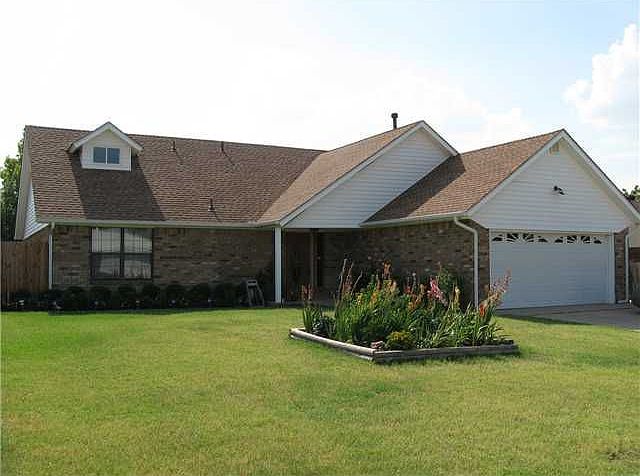 Home for Sale in Oklahoma City, Oklahoma $164,900