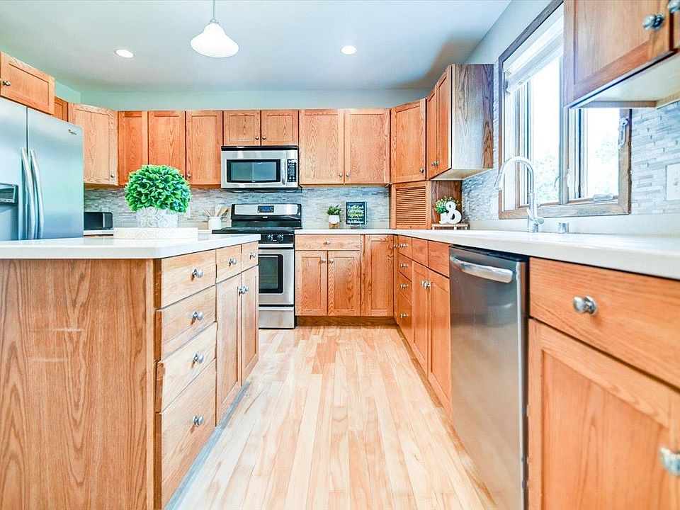 1st image of 2975 Carlingford Ln