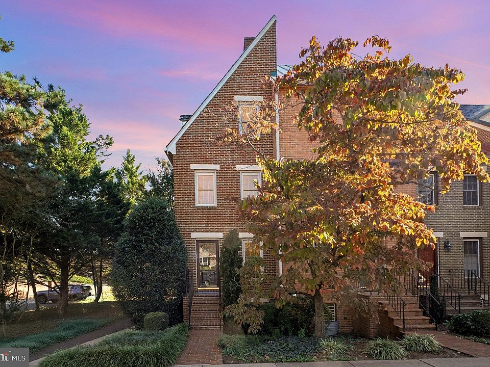 1st image of 811 College Ave