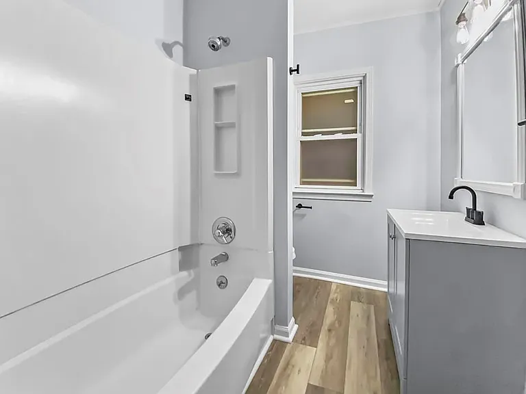 2292 Bellfield Ave — Photo 3