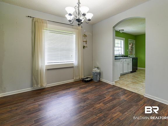 4th image of 1001 Bradley Ave