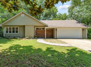 2325 N Gooseberry Ln, Fayetteville, AR 72704