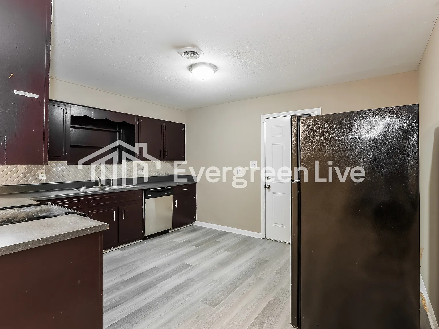 4 bed, 3.0 bath, 2212 sqft, $1,445 — Photo 4