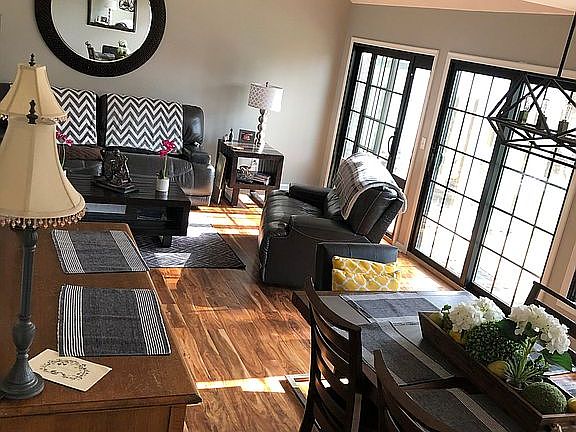 2nd image of 901 Lochinvar Ln