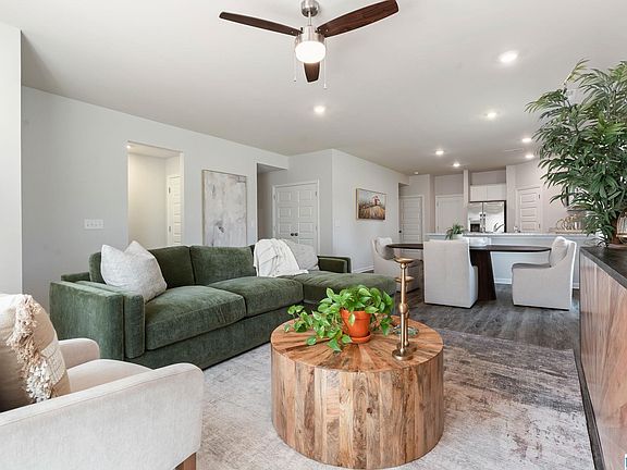 2nd image of 612 Klynes Dr