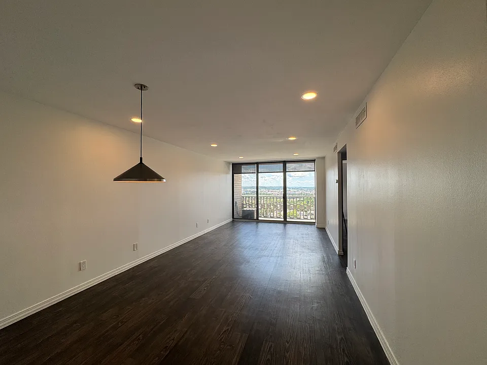 1502 S Boulder Ave #16E