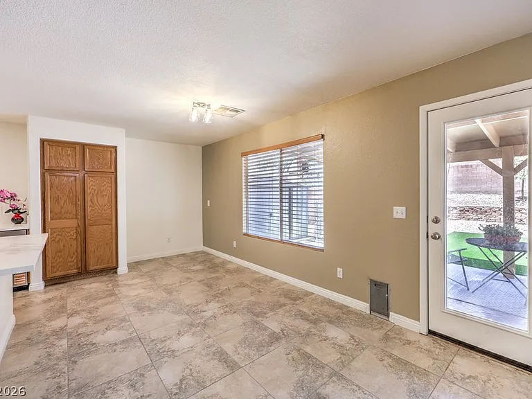 5016 Dancing Lights Ave — Photo 8