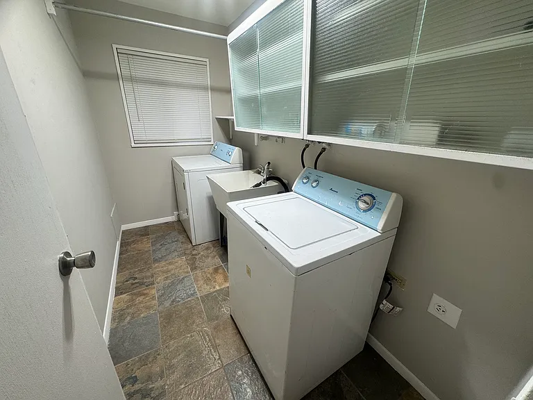 15111 Woodlawn Ave — Photo 4