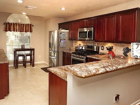 4th image of 13522 Country Ln