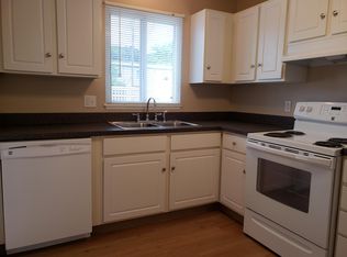119 Cattail Ln, North Kingstown, RI 02852