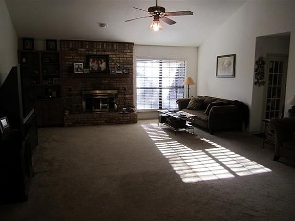 2nd image of 4304 Woodstone Cir