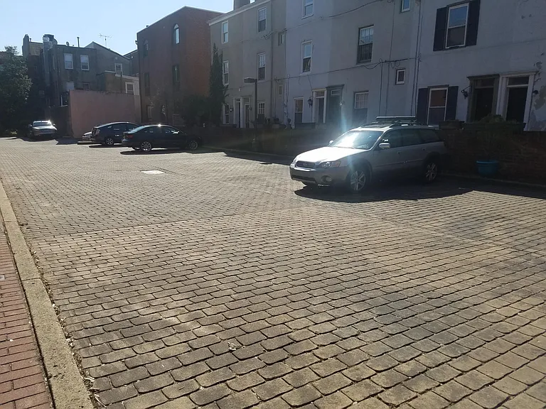 221 Head House Ct — Photo 18