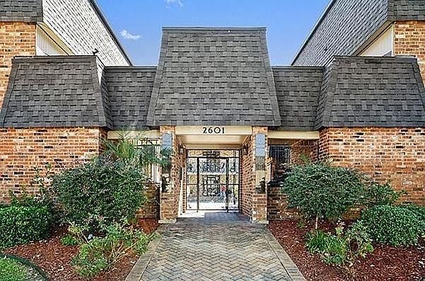 1st image of 2601 Metairie Lawn Dr #215