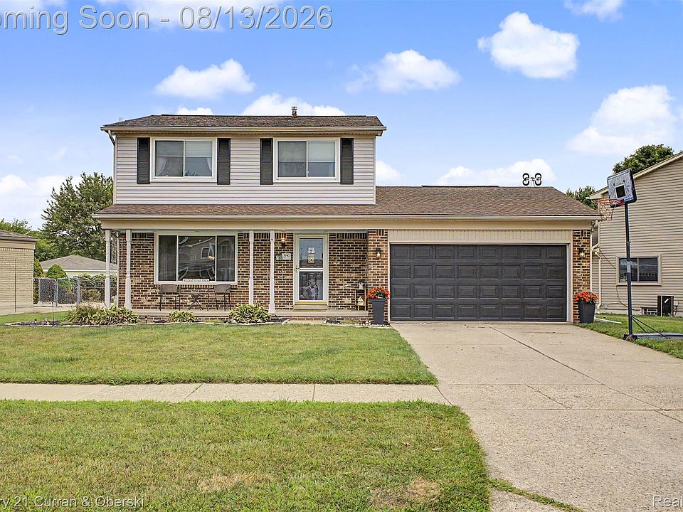 1st image of 390 Robyn Dr