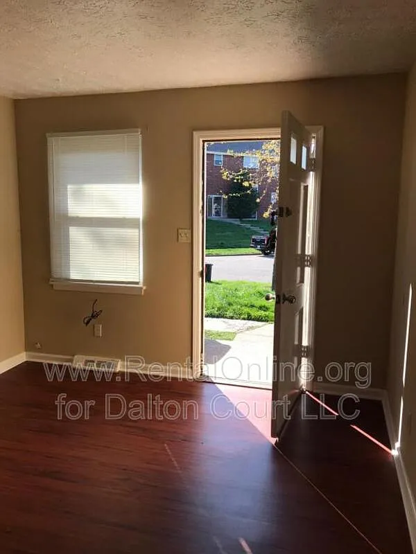 2 bed, 1.0 bath, 750 sqft, $1,099 — Photo 4
