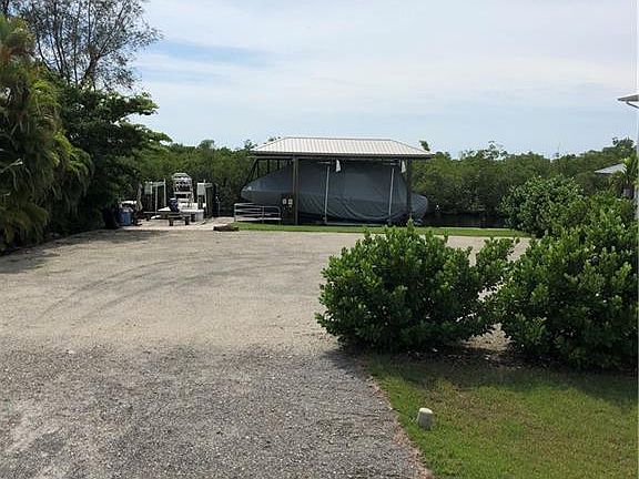4th image of 8043 Barrancas Ave