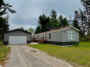 8285 Liberty Ln, Cadillac, MI 49601