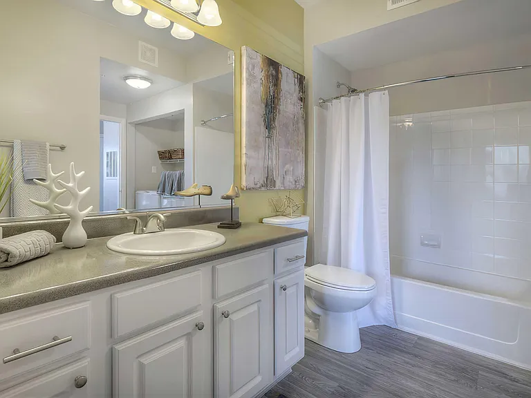 Manzanita Gate Apartments — Photo 9