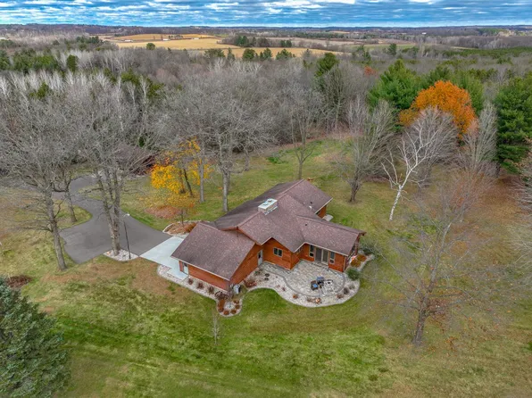 2613 Sandpiper Ln, Woodville, WI 54028