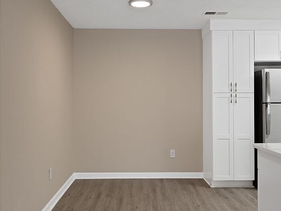 4th image of 116 E Swathmore Ave #111-2H