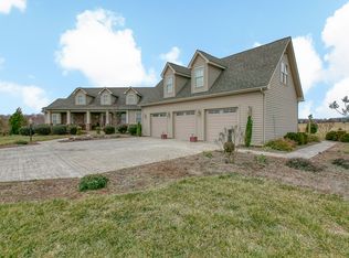 13050 Trappers Ridge Ct, Gainesville, VA 20155