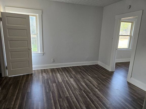 5th image of 8323 Medina Ave