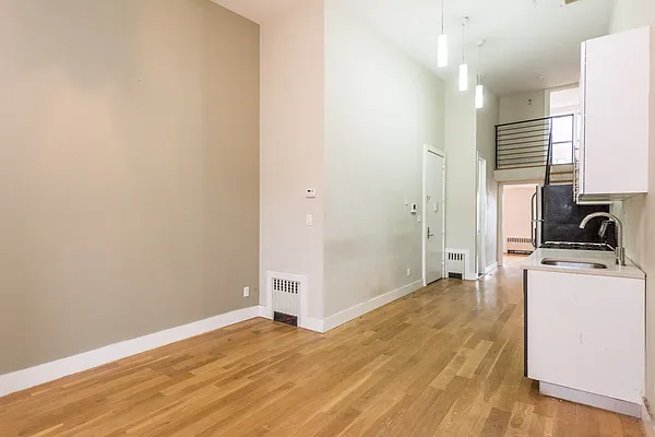 Rented by Nooklyn NYC LLC | media 55