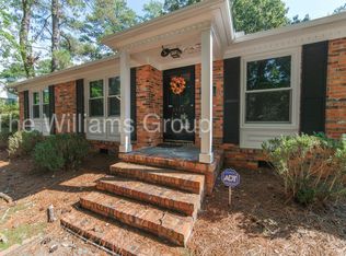 2522 Mirror Lake Dr, Fayetteville, NC 28303