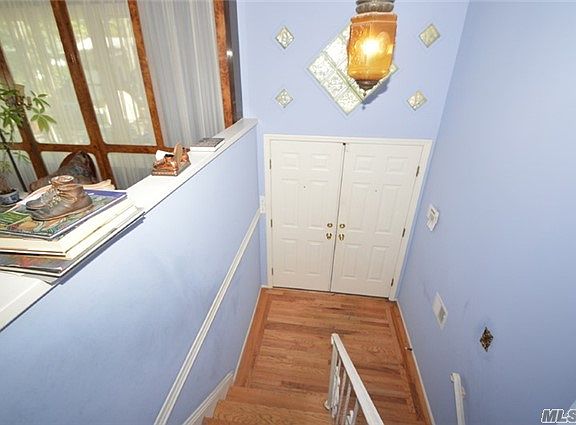 4th image of 9 Boat Ln