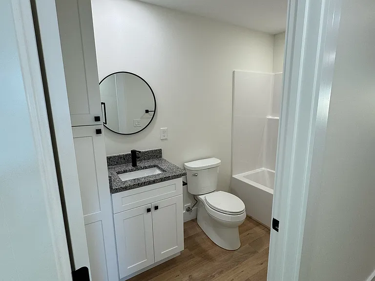 2204 Chester St — Photo 15