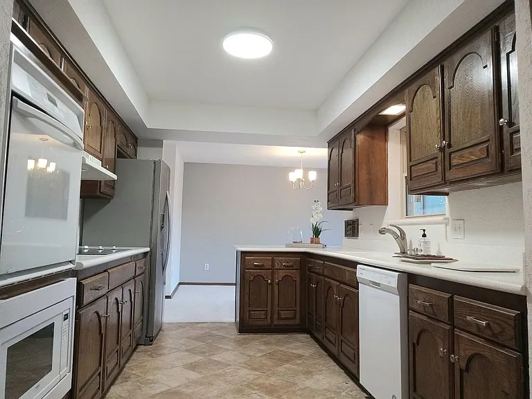 8812 Shilling Shore Ct — Photo 9