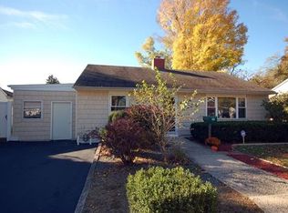 19 Ramsey Rd, Middlesex, NJ 08846