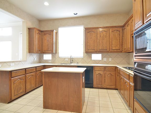 4th image of 8104 Sycamore Dr