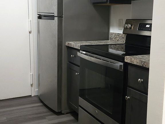 2nd image of 4 Village Rock Ln APT 4