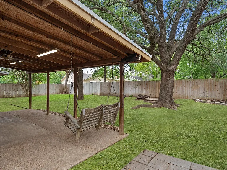 701 Riverwood Dr — Photo 31