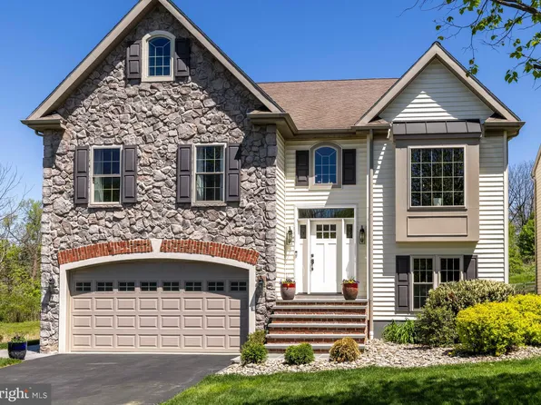 110 Daniel Dr, Avondale, PA 19311