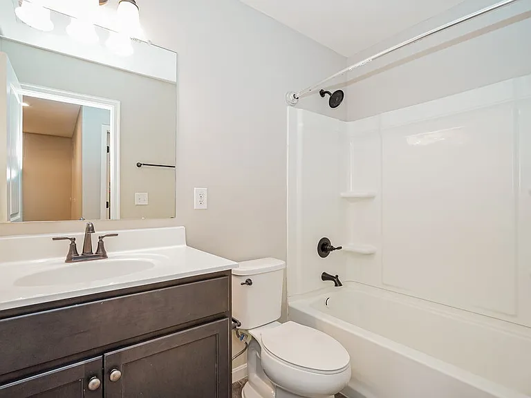 4996 Crestbrook Dr — Photo 16