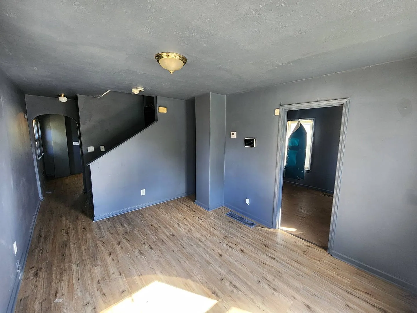 Charming 3-Bedroom Property in Prime Location — Photo 2