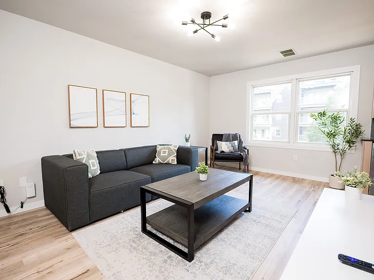 102 E Healey St #206 — Photo 2