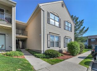 33 Moore Ln APT 17, Washingtonville, NY 10992