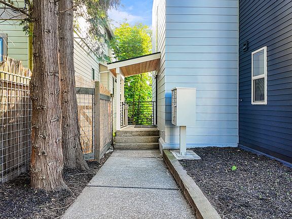 3rd image of 2219 Minor Ave E APT 105