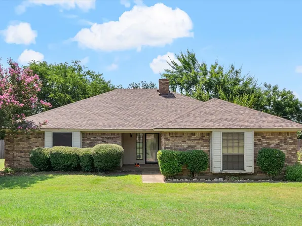 315 Tumbling Trl, Burleson, TX 76028