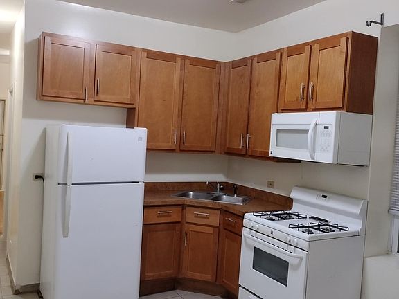 2nd image of 2066 N Western Ave #3